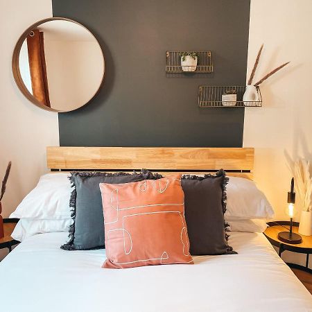 Hollybush Apartment, By Solace Stays Newport  Eksteriør bilde