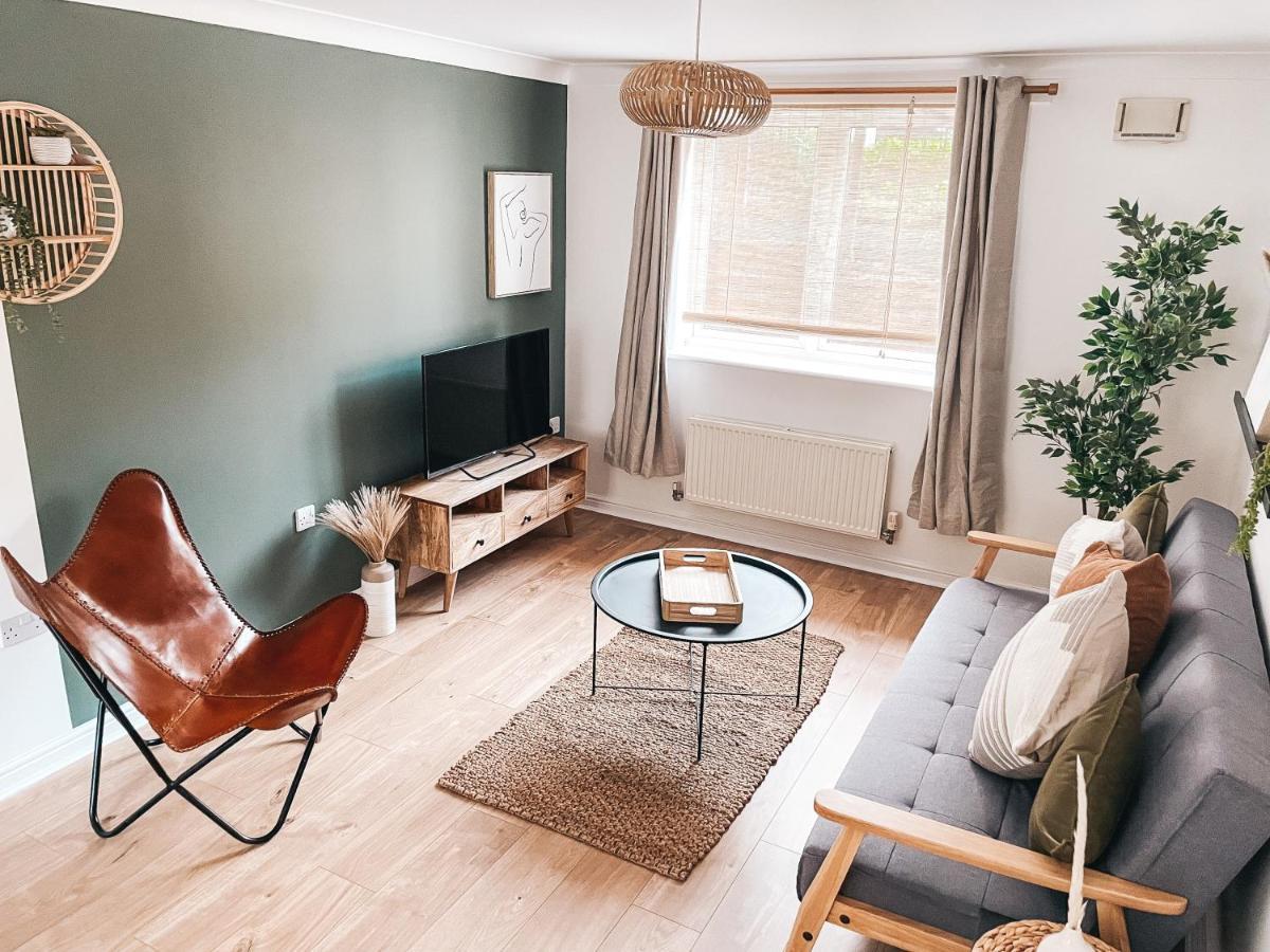 Hollybush Apartment, By Solace Stays Newport  Eksteriør bilde