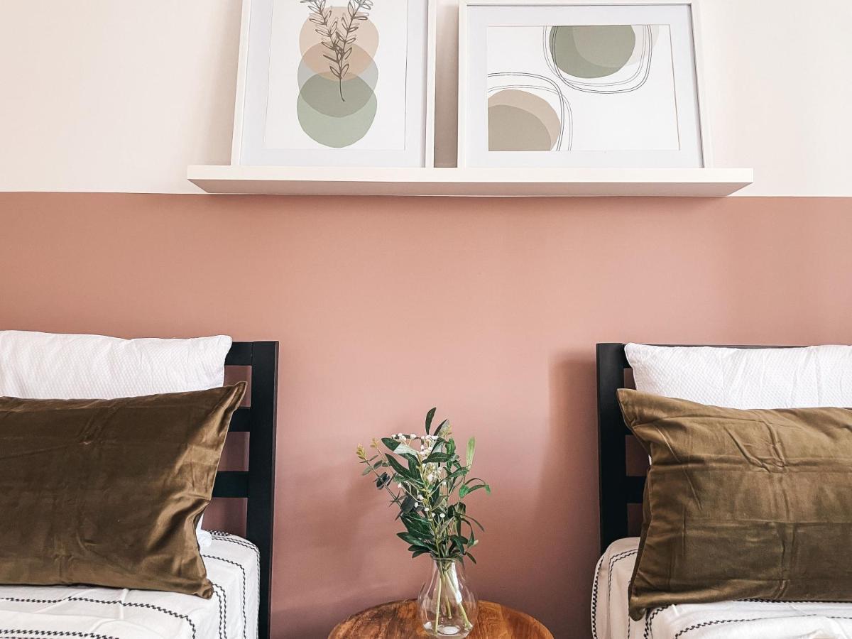 Hollybush Apartment, By Solace Stays Newport  Eksteriør bilde
